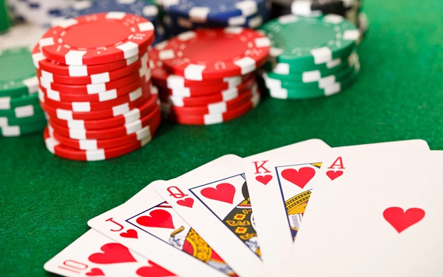 Hướng dẫn cách chơi Poker đơn giản dành cho tân thủ Hướng dẫn cách chơi Poker đơn giản dành cho tân thủ