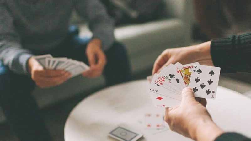 Bài tiến lên tiếng Hàn là gì? Giải nghĩa chuẩn và cách dùng đúng nhất 