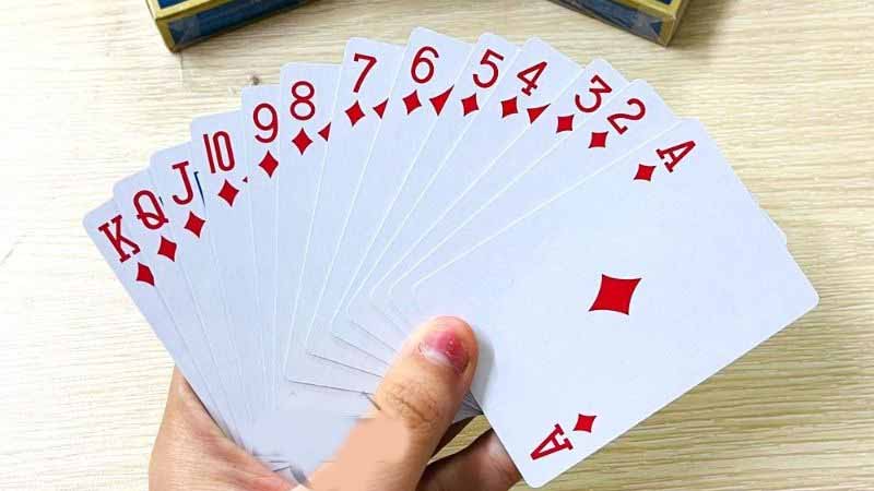 Cách chơi bài Tiến Lên đếm lá: Hướng dẫn chi tiết và mẹo thắng lớn 