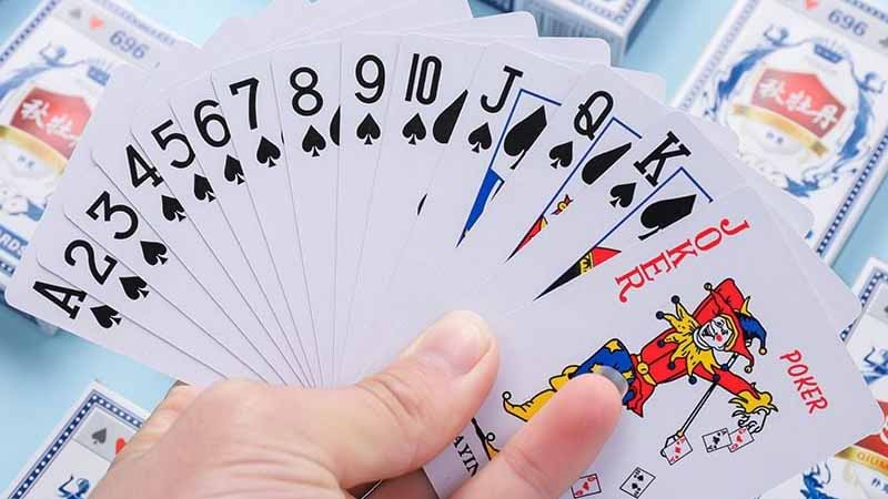 Nguồn gốc bài Tiến Lên từ đâu? Giải thích ý nghĩa và hành trình hình thành 