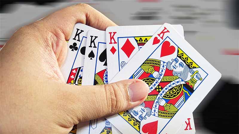 Tứ quý trong tiến lên là gì? Quy tắc chặn và cách dùng cực hiệu quả 