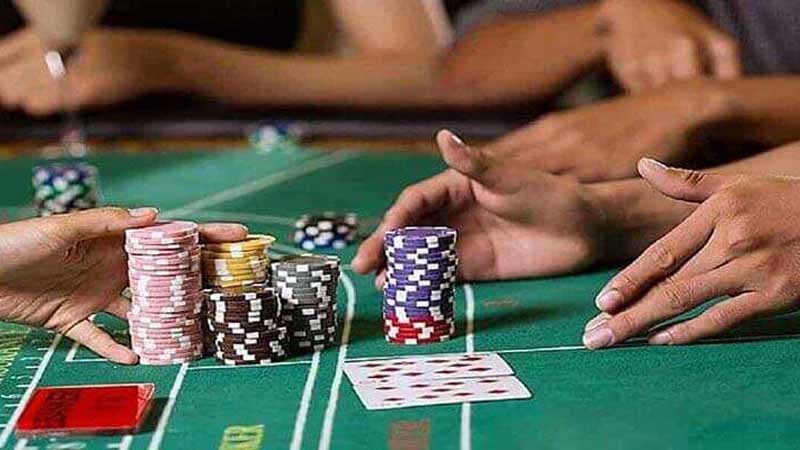 Xì tố bài nào lớn nhất? Thứ tự các tay bài mạnh nhất cần biết