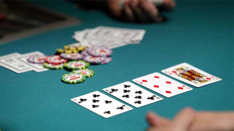 Xì tố có phải Poker không? Hiểu đúng bản chất để chơi không nhầm luật 