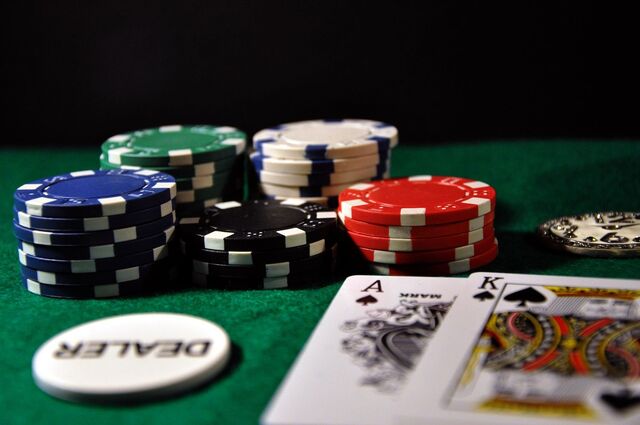 All in hay tố tất là một trong những lệnh cược được áp dụng tại các bàn chơi Poker