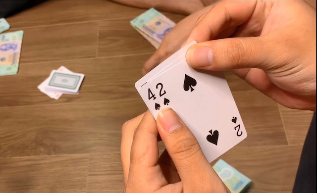 Quy luật tính điểm bài liêng để tìm ra người chiến thắng Quy luật tính điểm bài liêng để tìm ra người chiến thắng